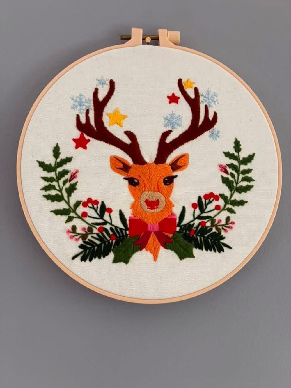 Christmas Reindeer Embroidery Hoop | Festive Woodland Wall Décor | Handmade Holi